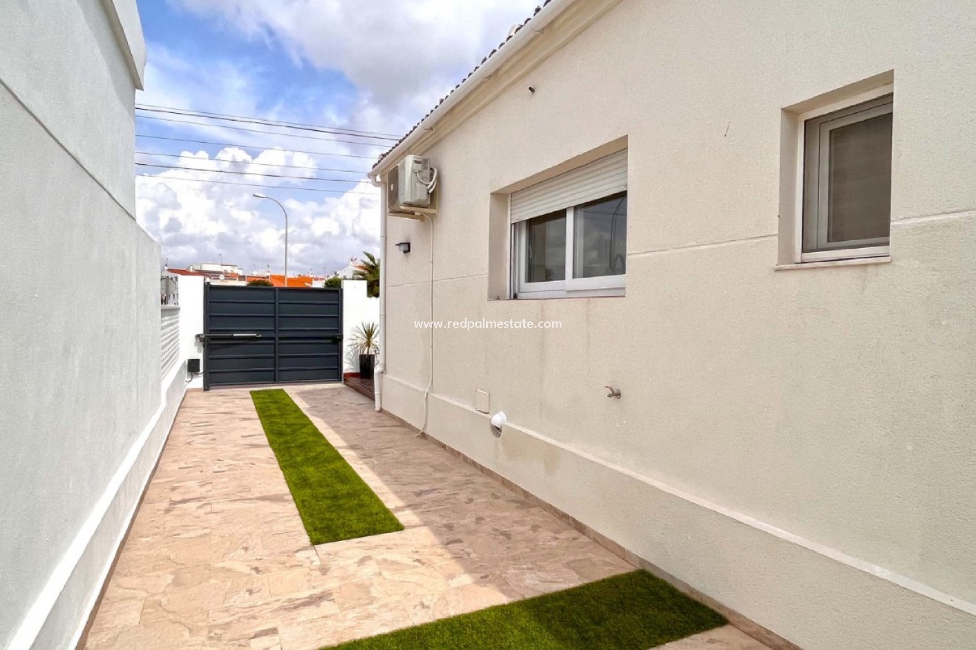 Återförsäljning - Fristående villa -
Torrevieja - San Luis