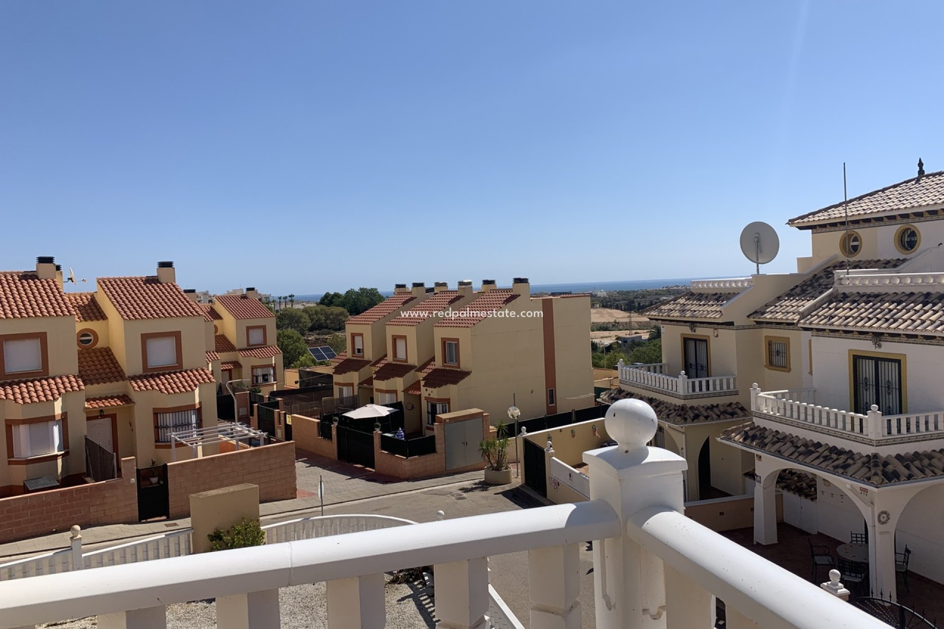 Återförsäljning - Fyrbäddsvilla -
Cabo Roig - Costa Blanca