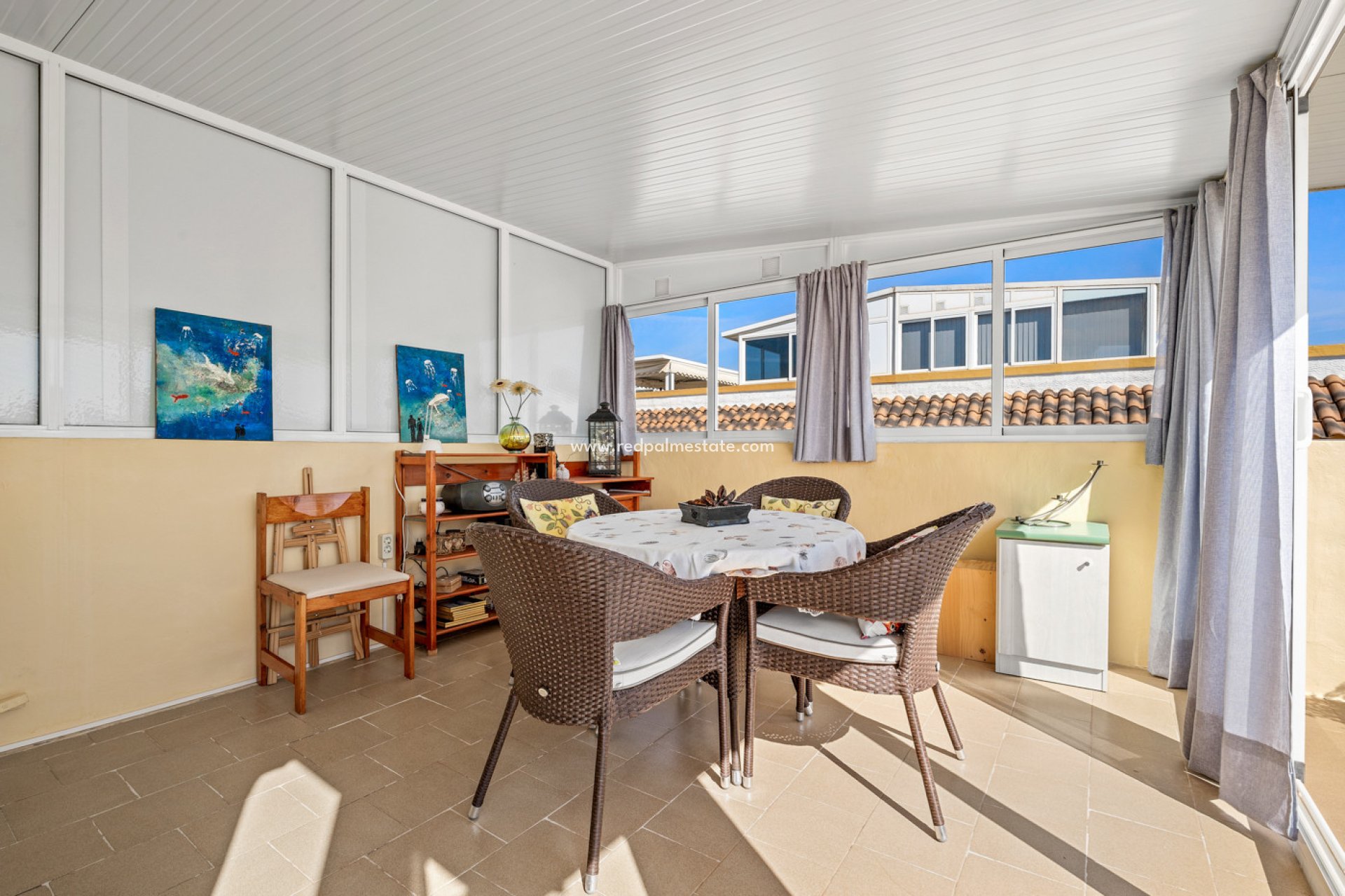 Återförsäljning - Fyrfamiljshus -
La Marina - Costa Blanca