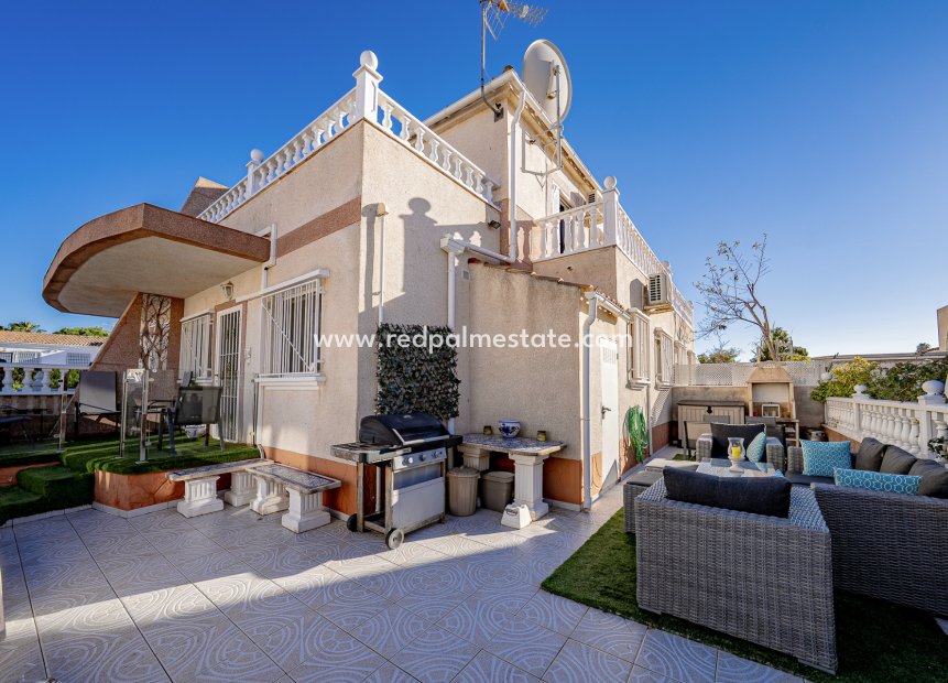 Återförsäljning - Fyrfamiljshus -
Orihuela Costa - Cabo Roig