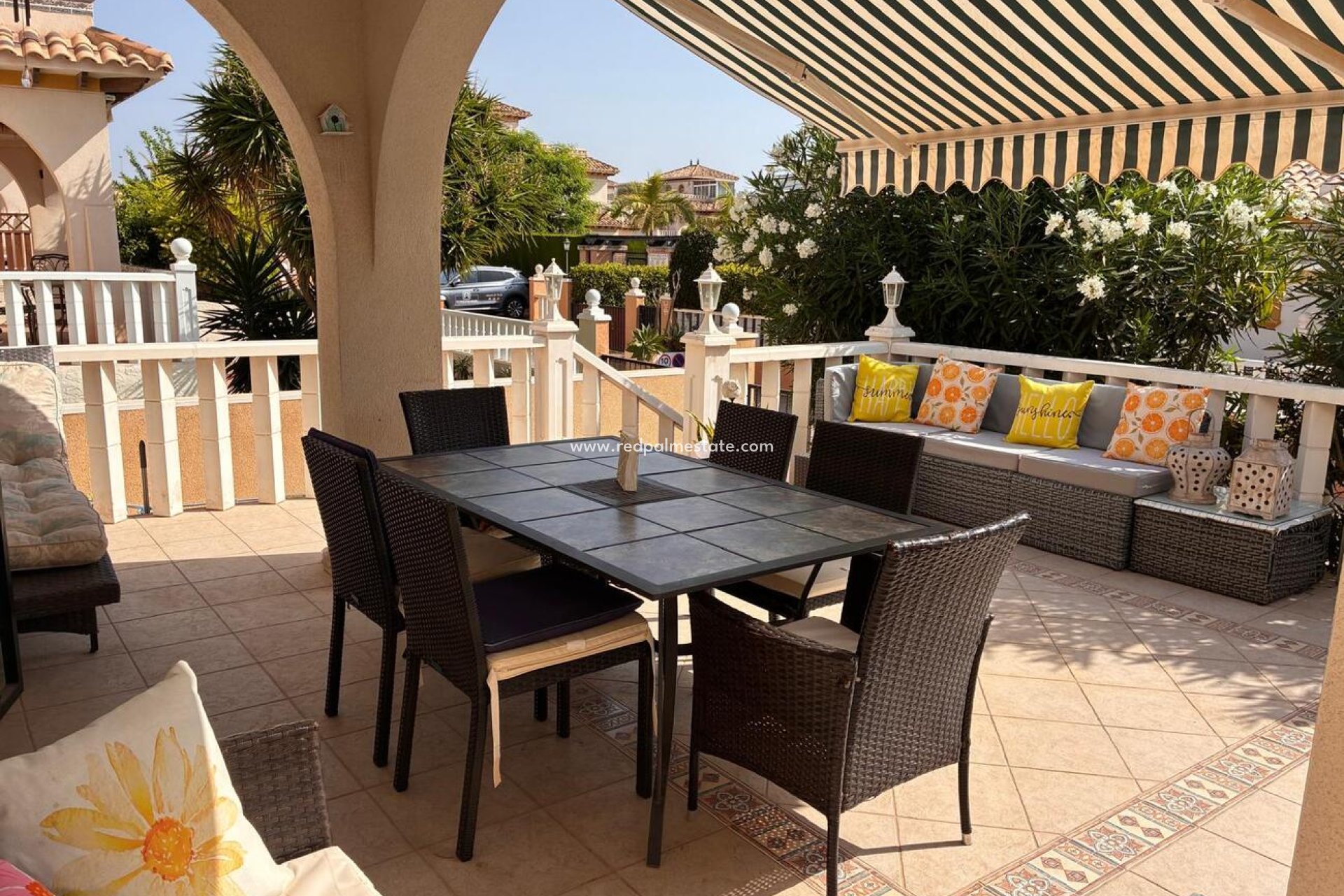 Återförsäljning - Fyrfamiljshus -
Orihuela Costa - Costa Blanca