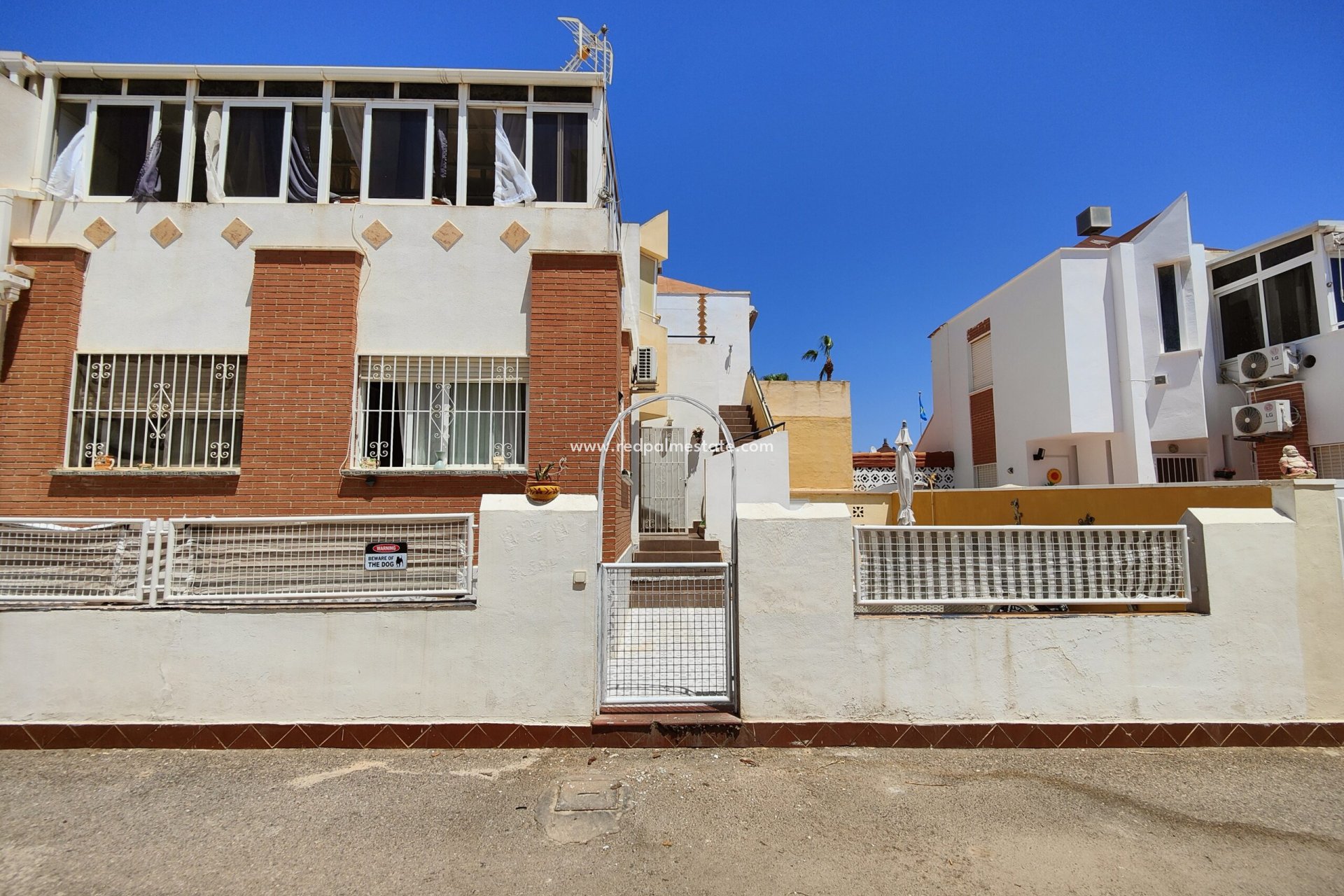 Återförsäljning - Fyrfamiljshus -
Orihuela Costa - Costa Blanca