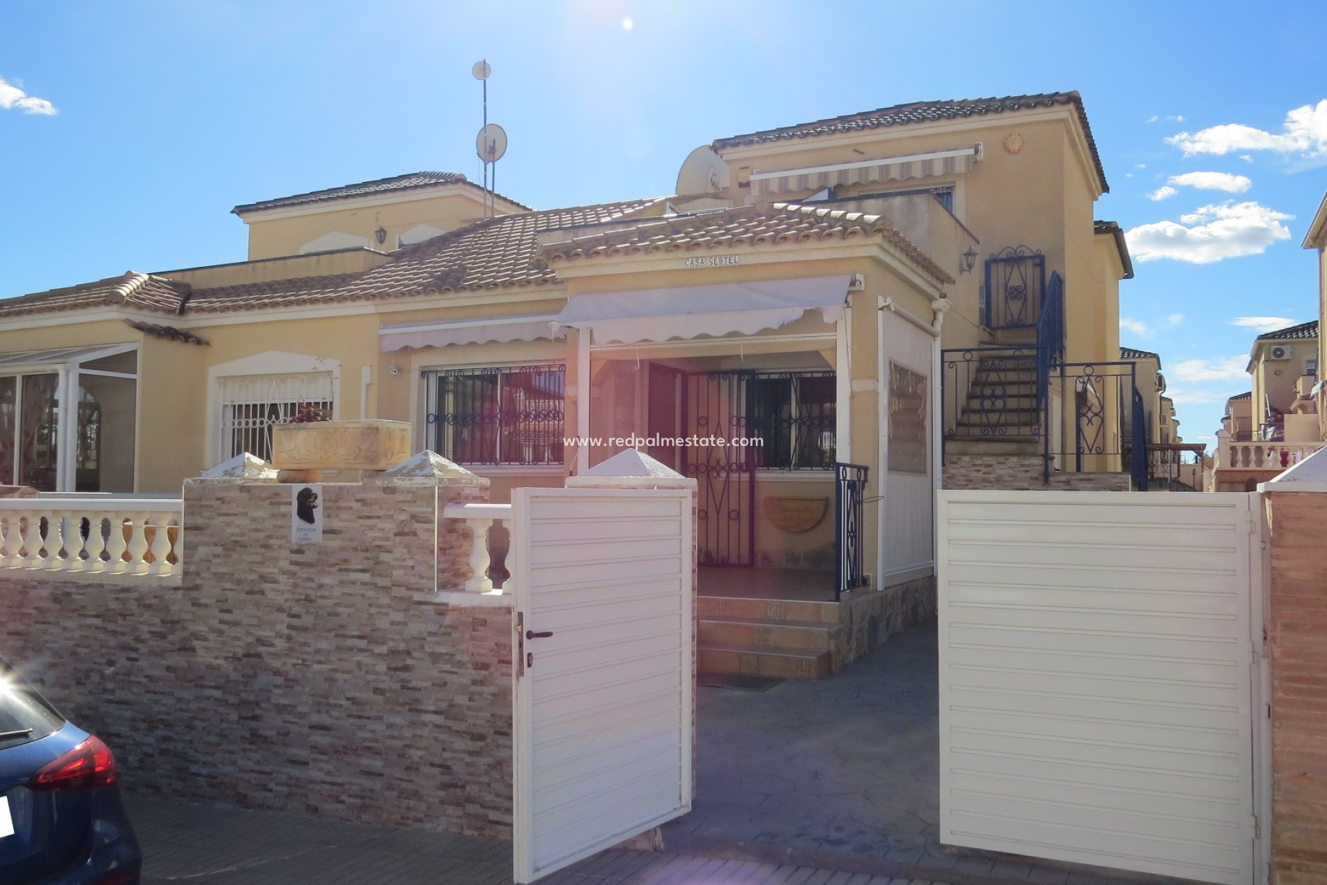 Återförsäljning - Fyrfamiljshus -
Orihuela Costa - Costa Blanca