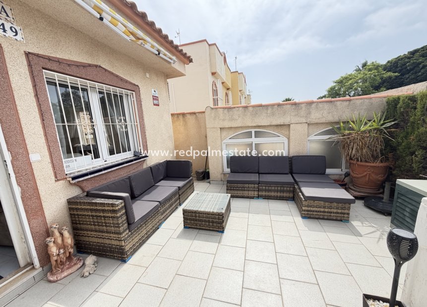 Återförsäljning - Fyrfamiljshus -
Orihuela Costa - La Florida