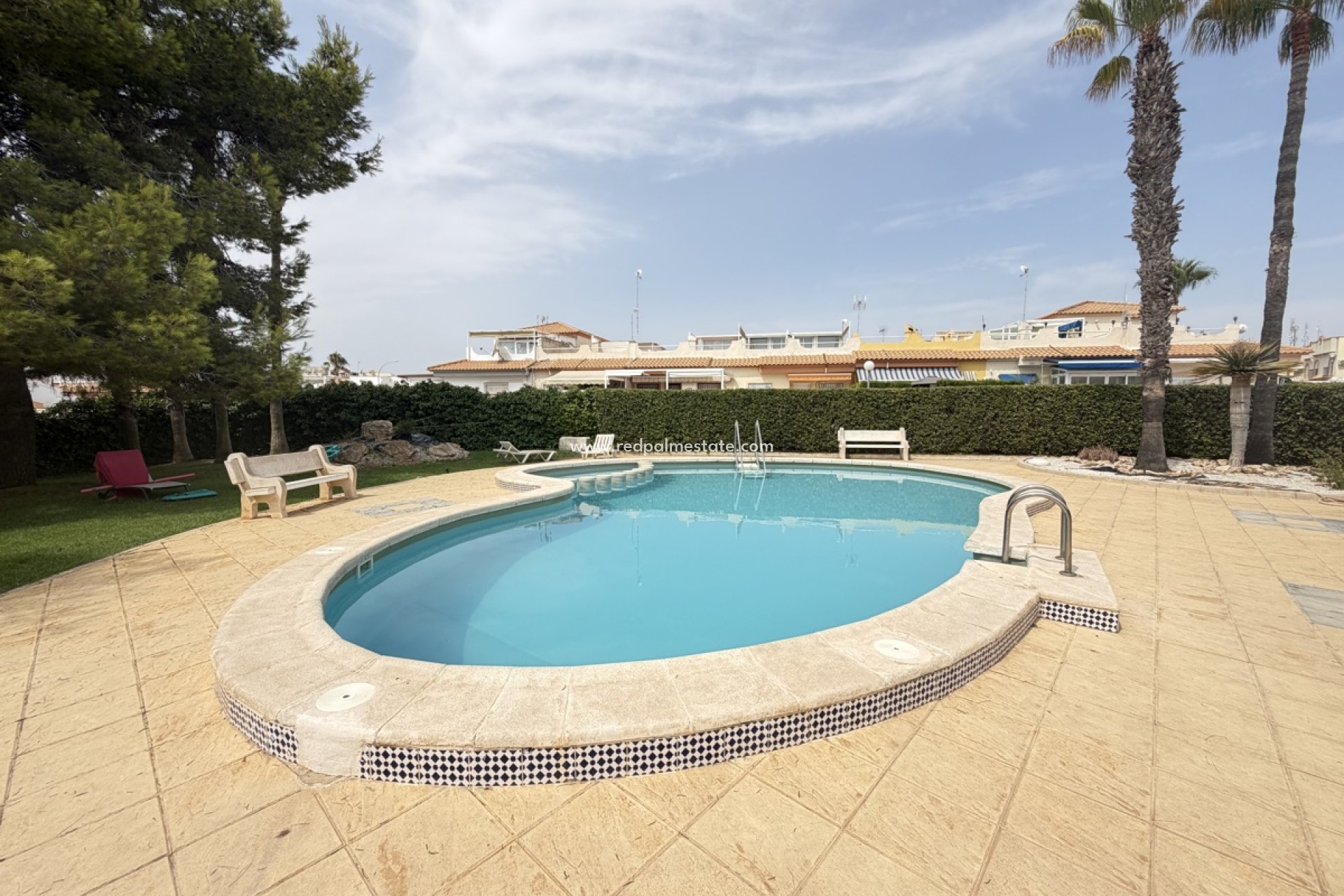 Återförsäljning - Fyrfamiljshus -
Orihuela Costa - La Florida