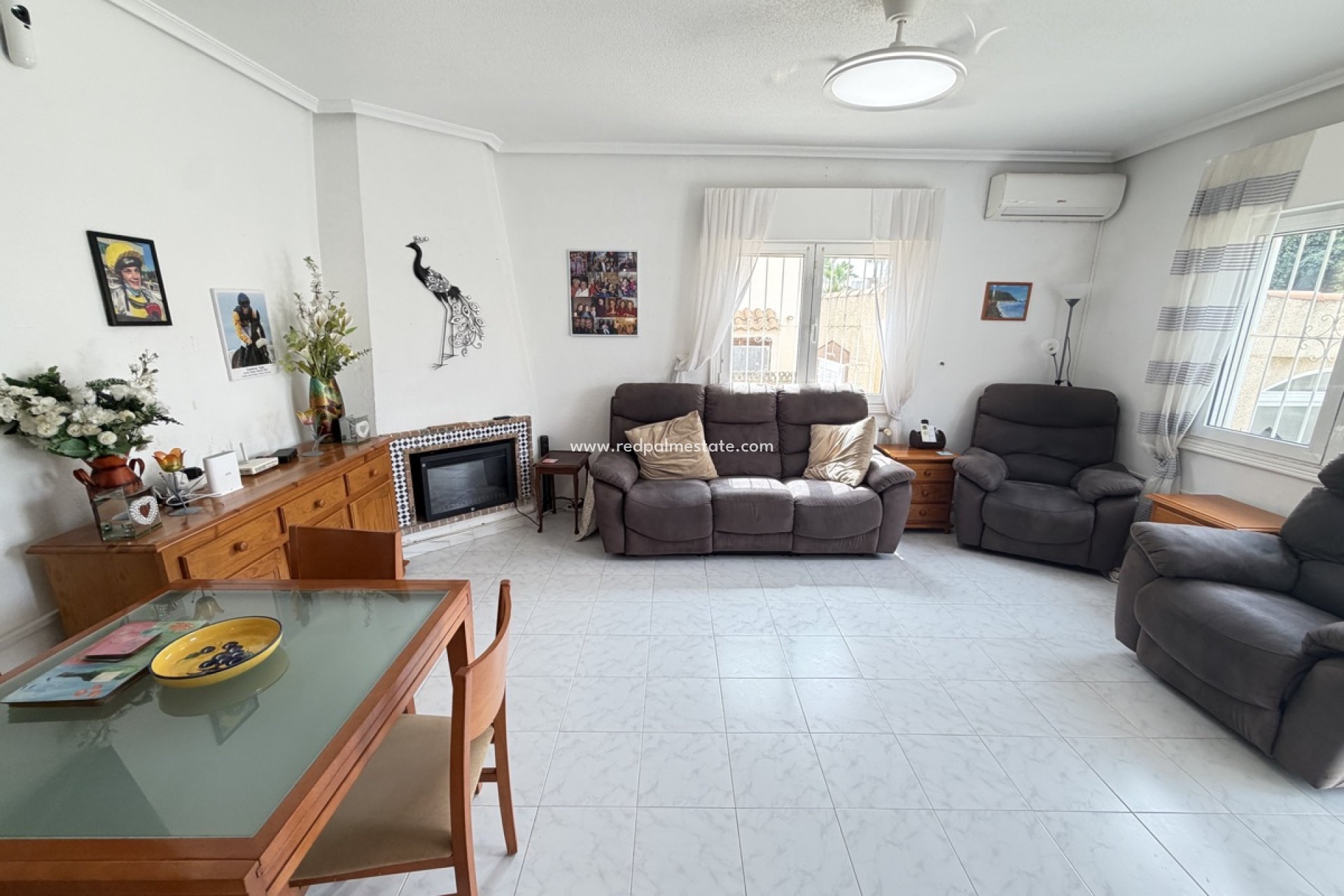 Återförsäljning - Fyrfamiljshus -
Orihuela Costa - La Florida