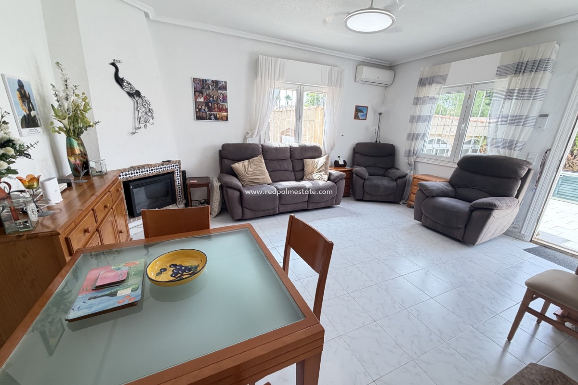 Återförsäljning - Fyrfamiljshus -
Orihuela Costa - La Florida