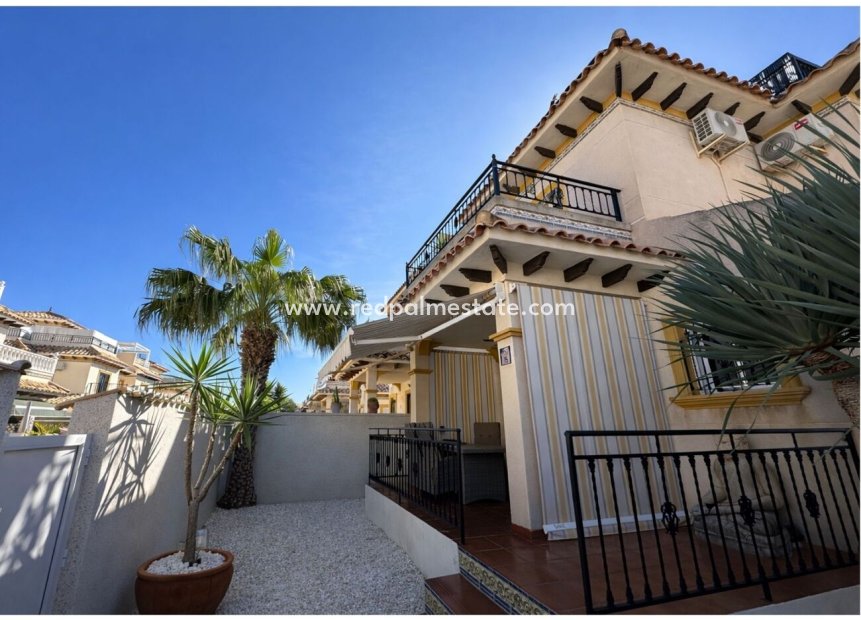 Återförsäljning - Fyrfamiljshus -
Orihuela Costa - La Zenia