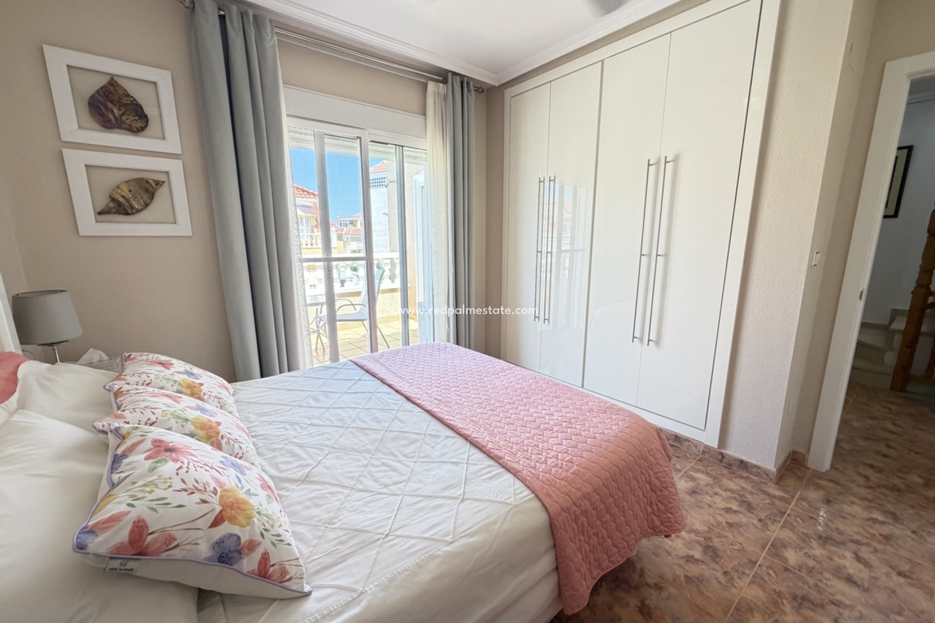Återförsäljning - Fyrfamiljshus -
Orihuela Costa - La Zenia