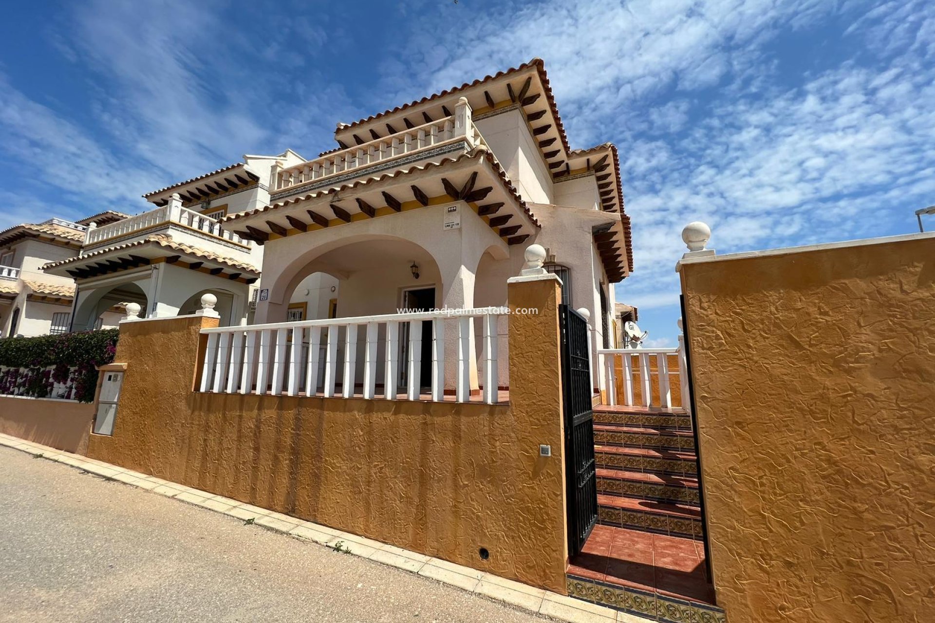 Återförsäljning - Fyrfamiljshus -
Orihuela Costa - Lomas de Cabo Roig