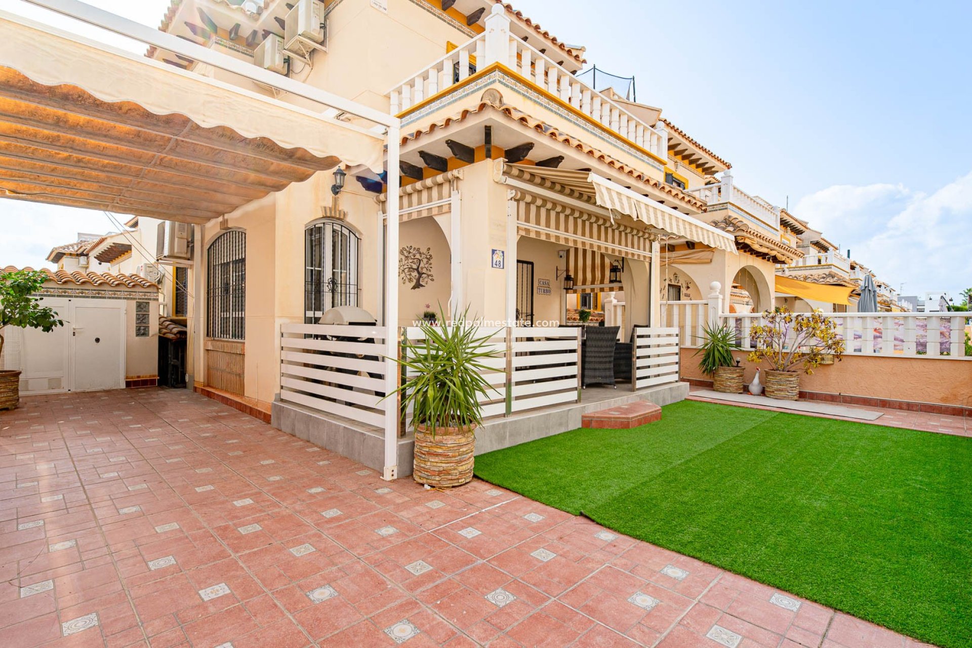 Återförsäljning - Fyrfamiljshus -
Orihuela Costa - Lomas de Cabo Roig