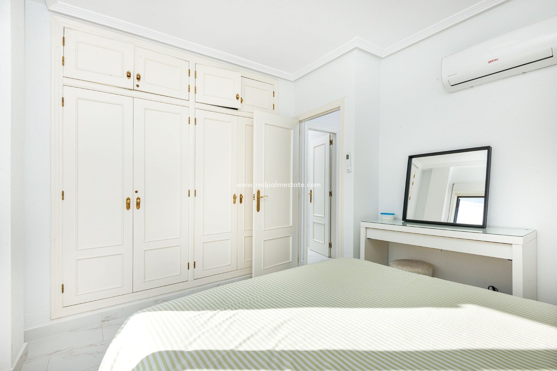 Återförsäljning - Fyrfamiljshus -
Orihuela Costa - Lomas de Cabo Roig