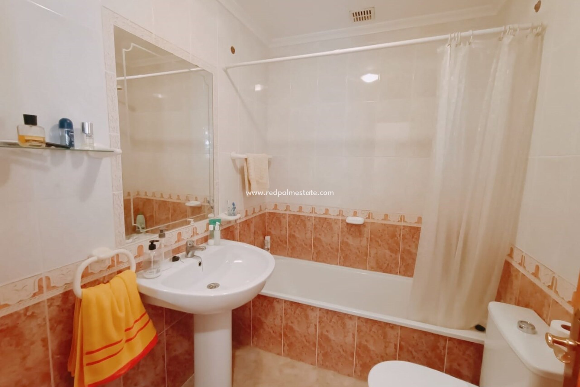 Återförsäljning - Fyrfamiljshus -
Orihuela Costa - Playa Flamenca