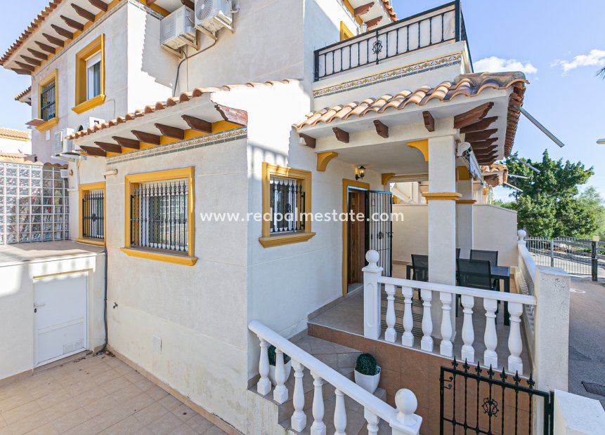 Återförsäljning - Fyrfamiljshus -
Orihuela Costa - Playa Flamenca