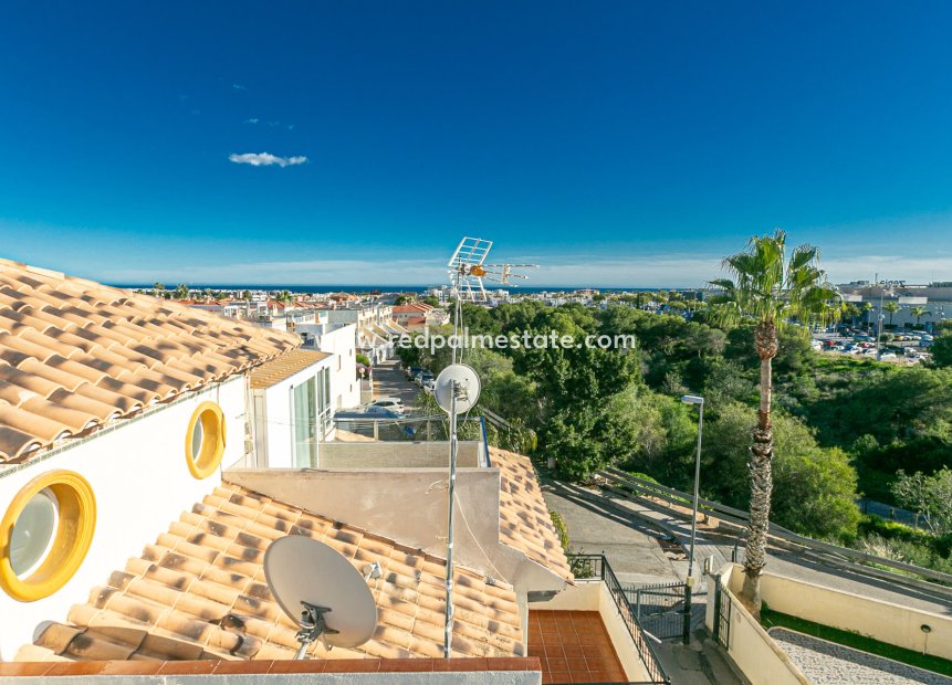Återförsäljning - Fyrfamiljshus -
Orihuela Costa - Playa Flamenca