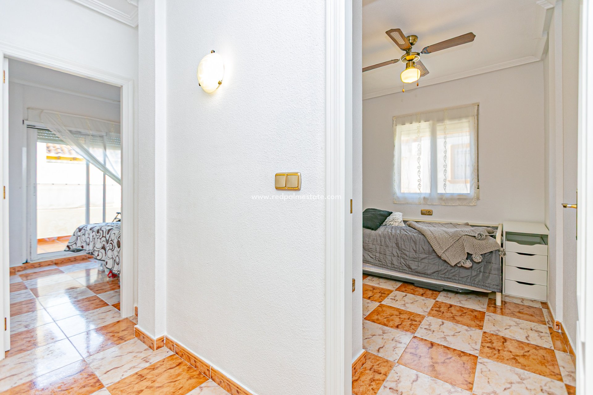 Återförsäljning - Fyrfamiljshus -
Orihuela Costa - Playa Flamenca
