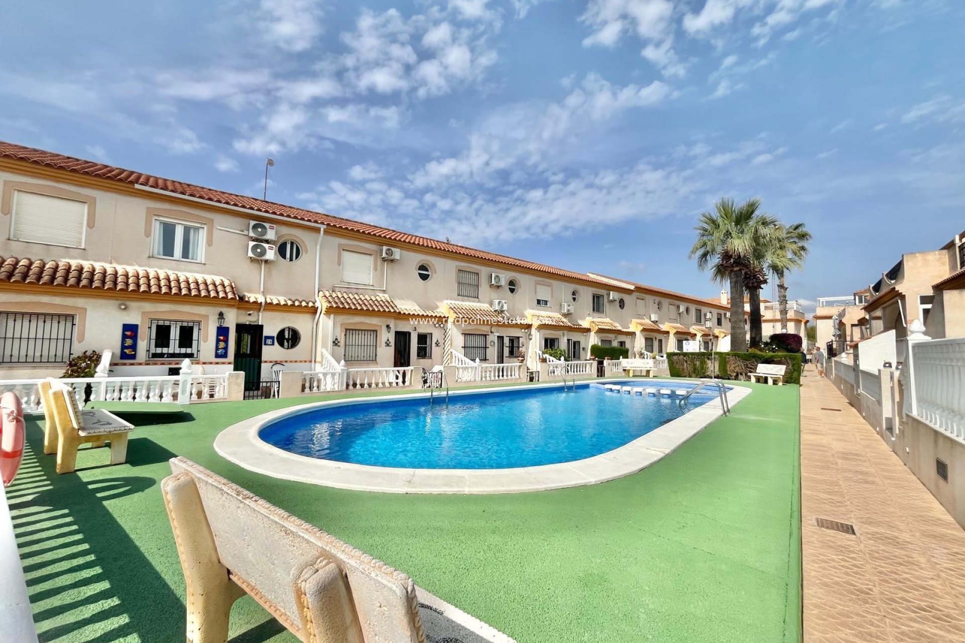 Återförsäljning - Fyrfamiljshus -
Orihuela Costa - Playa Flamenca