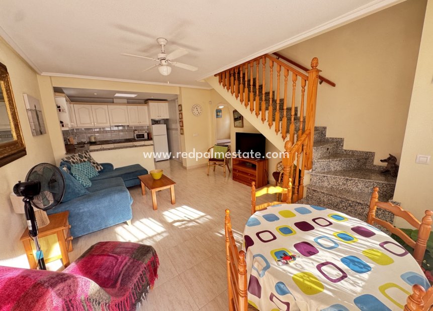 Återförsäljning - Fyrfamiljshus -
Orihuela Costa - Villamartín