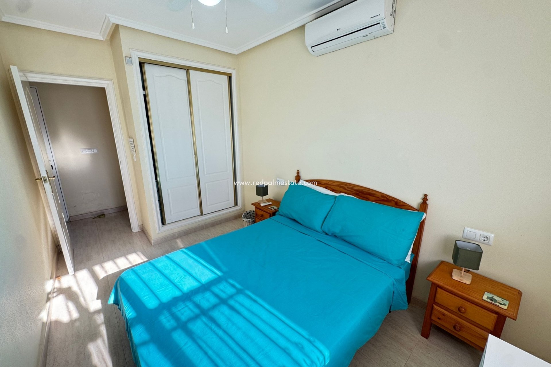 Återförsäljning - Fyrfamiljshus -
Orihuela Costa - Villamartín