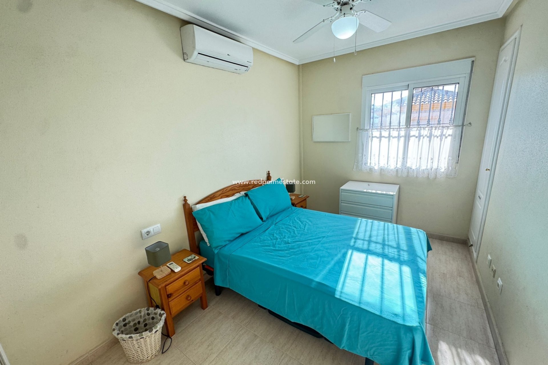 Återförsäljning - Fyrfamiljshus -
Orihuela Costa - Villamartín