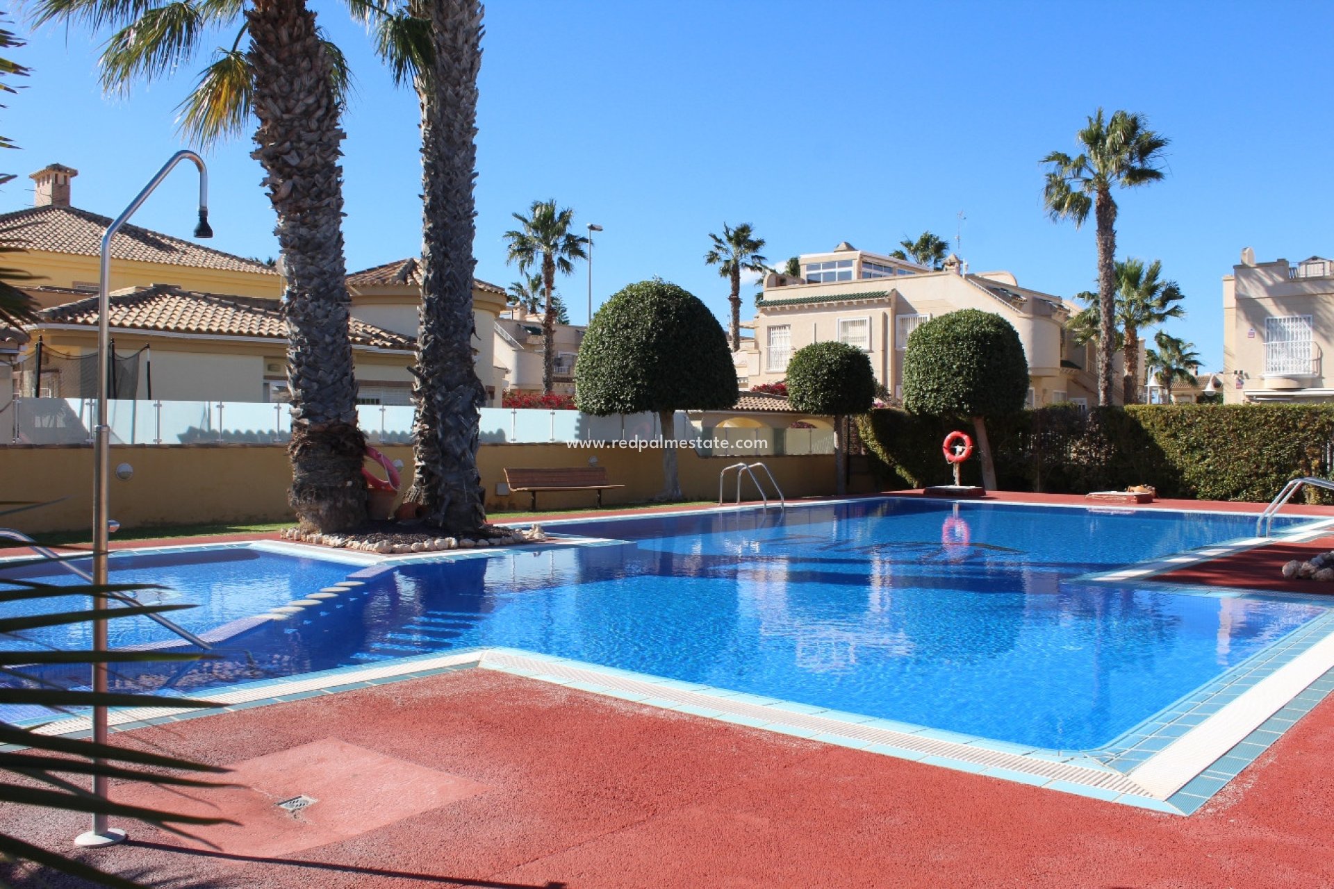 Återförsäljning - Fyrfamiljshus -
Orihuela Costa - Villamartín