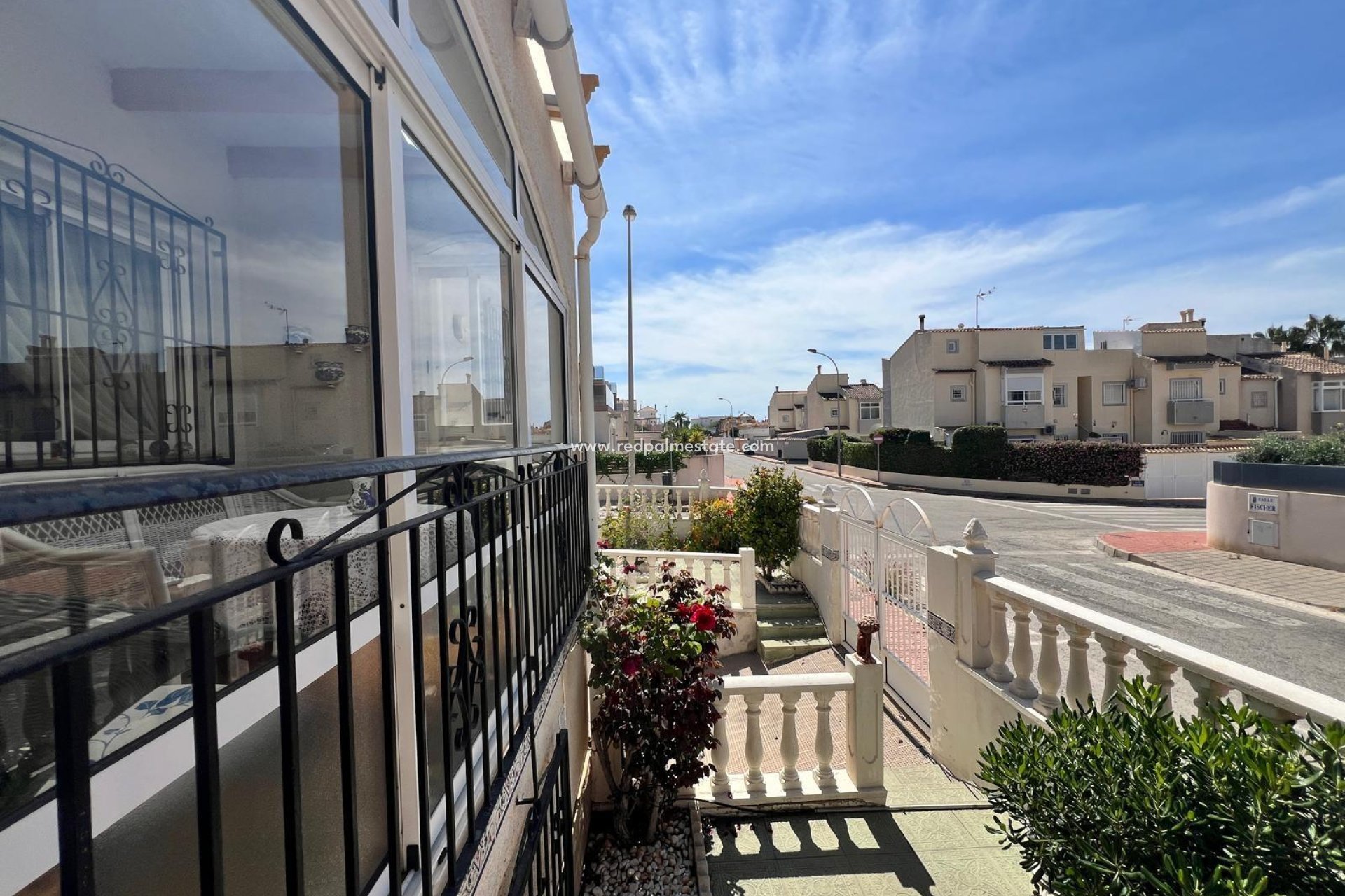 Återförsäljning - Fyrfamiljshus -
Torrevieja - La Mata