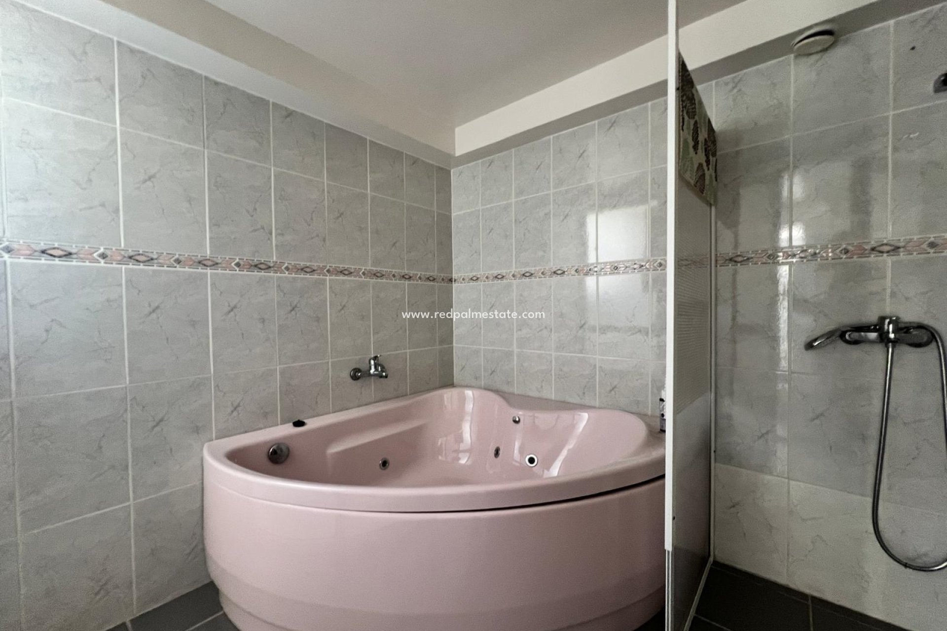 Återförsäljning - Fyrfamiljshus -
Torrevieja - La Mata