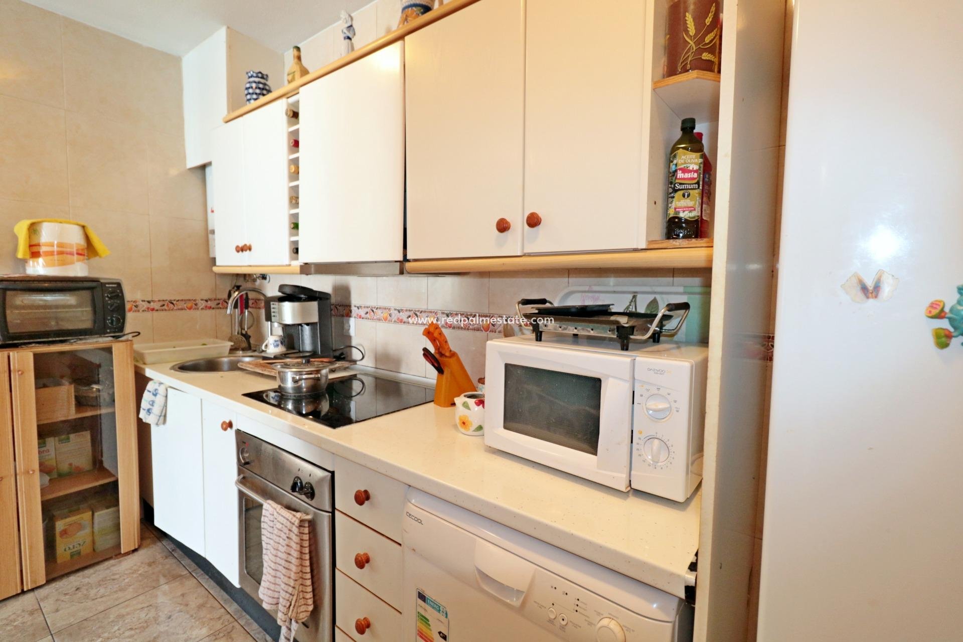 Återförsäljning - Fyrfamiljshus -
Torrevieja - La Siesta - El Salado - Torreta