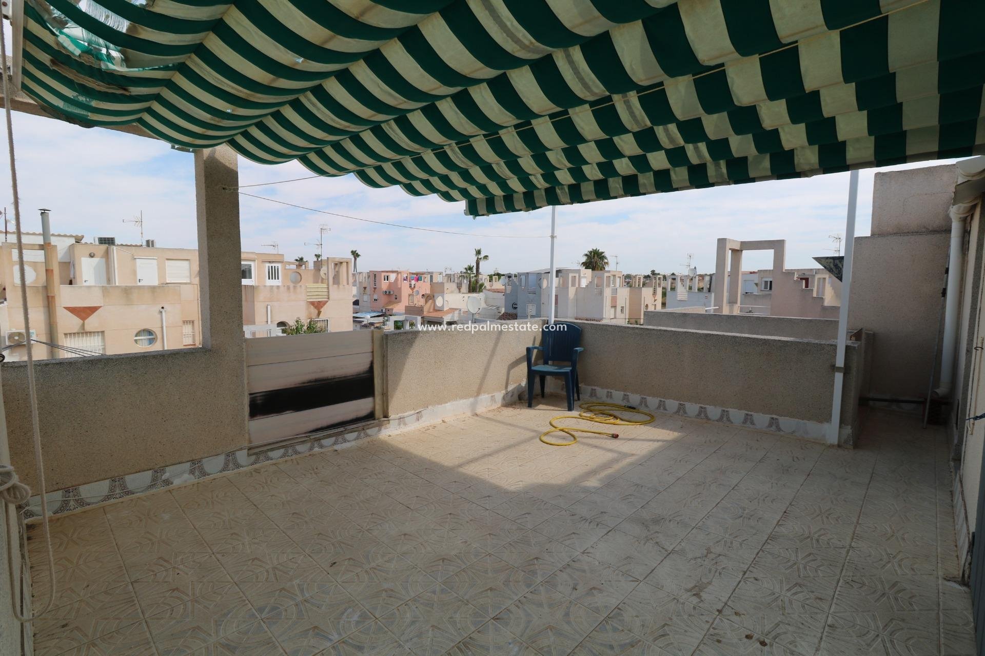 Återförsäljning - Fyrfamiljshus -
Torrevieja - La Siesta - El Salado - Torreta