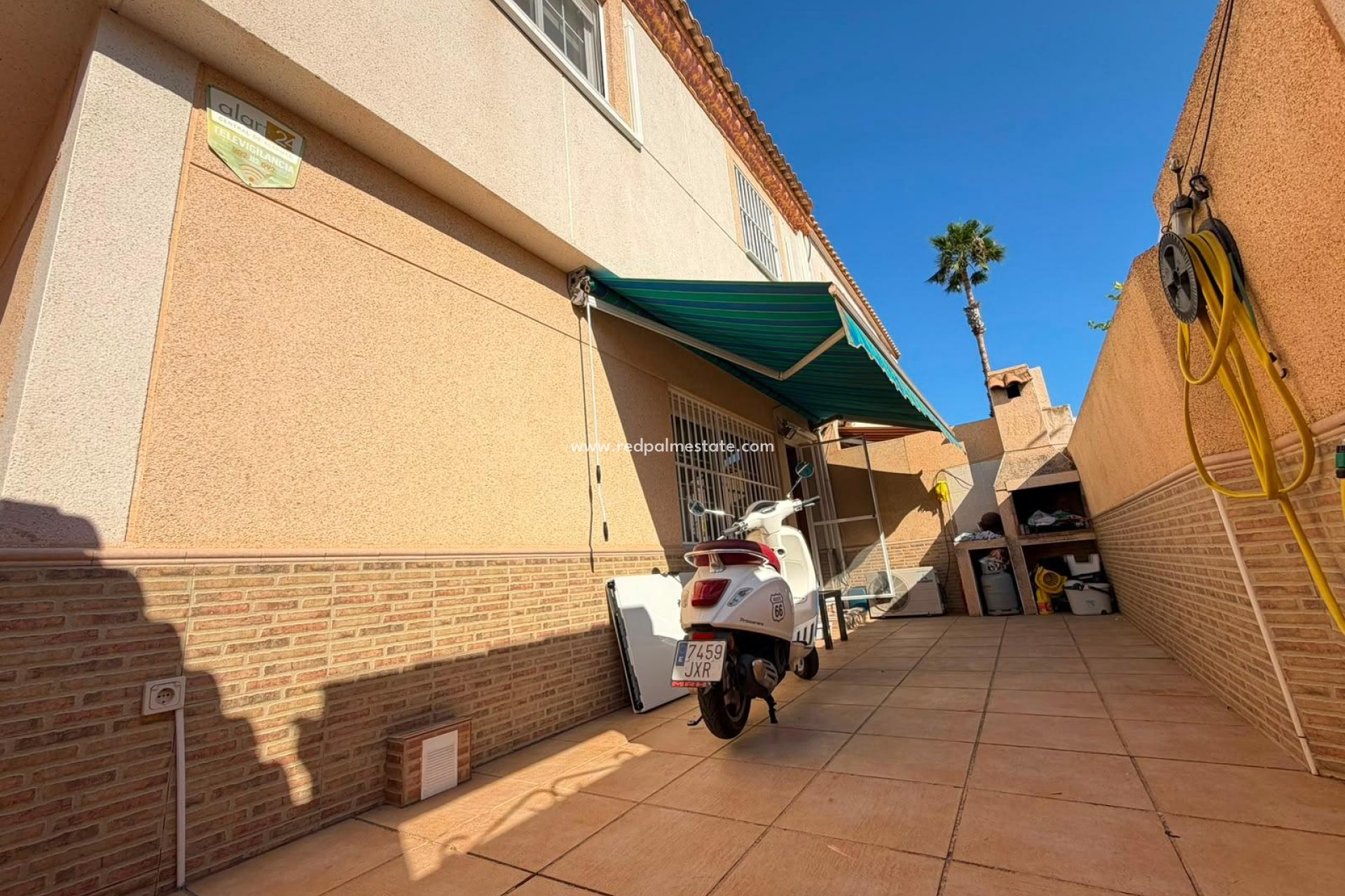 Återförsäljning - Fyrfamiljshus -
Torrevieja - La Siesta - El Salado -  Torreta