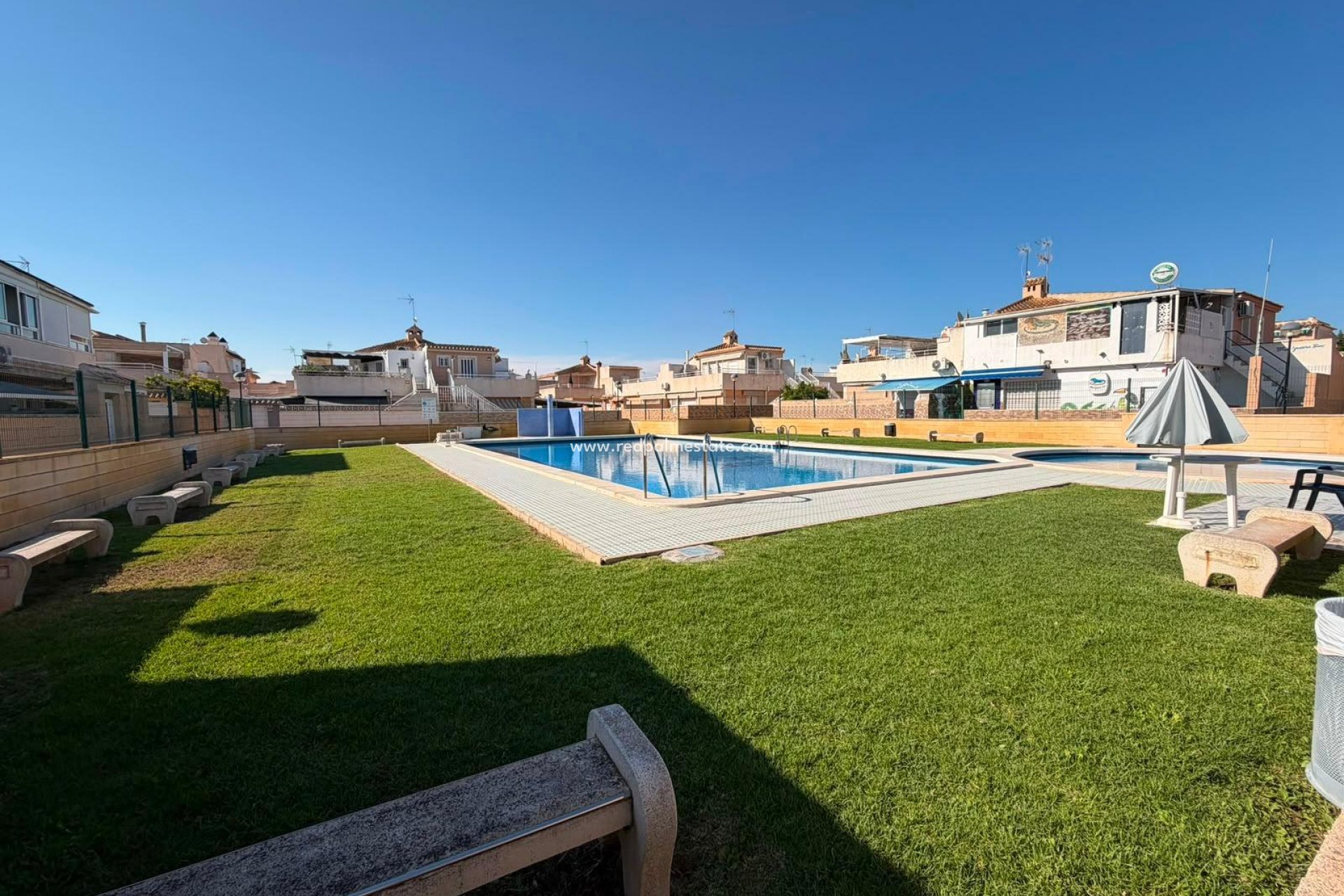 Återförsäljning - Fyrfamiljshus -
Torrevieja - La Siesta - El Salado -  Torreta