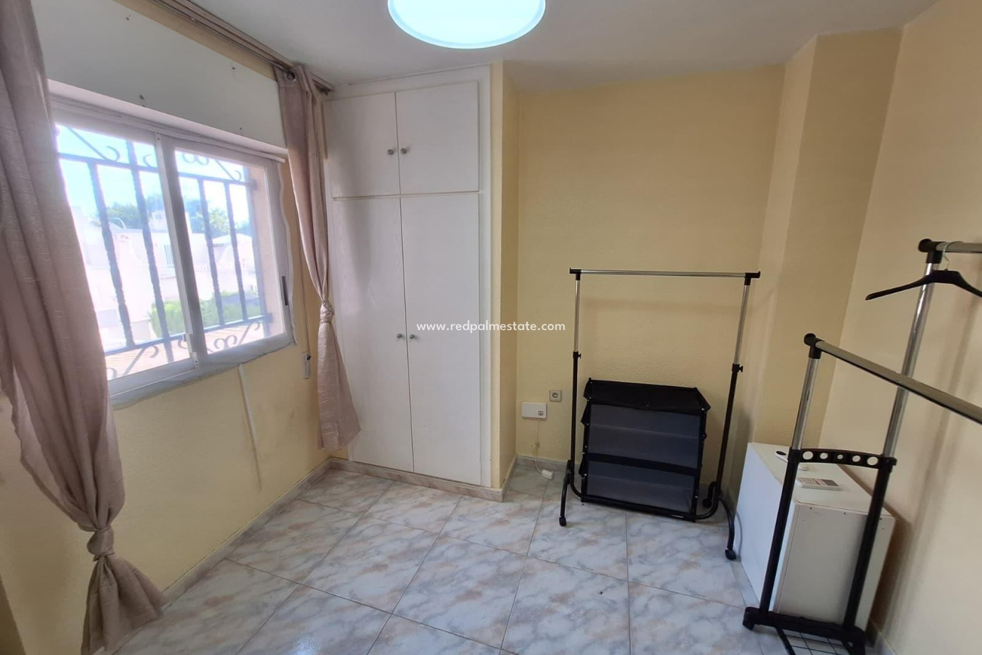 Återförsäljning - Fyrfamiljshus -
Torrevieja - La Siesta - El Salado -  Torreta