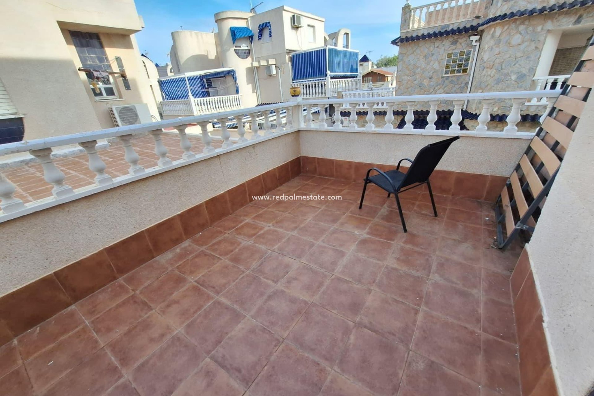 Återförsäljning - Fyrfamiljshus -
Torrevieja - La Siesta - El Salado -  Torreta