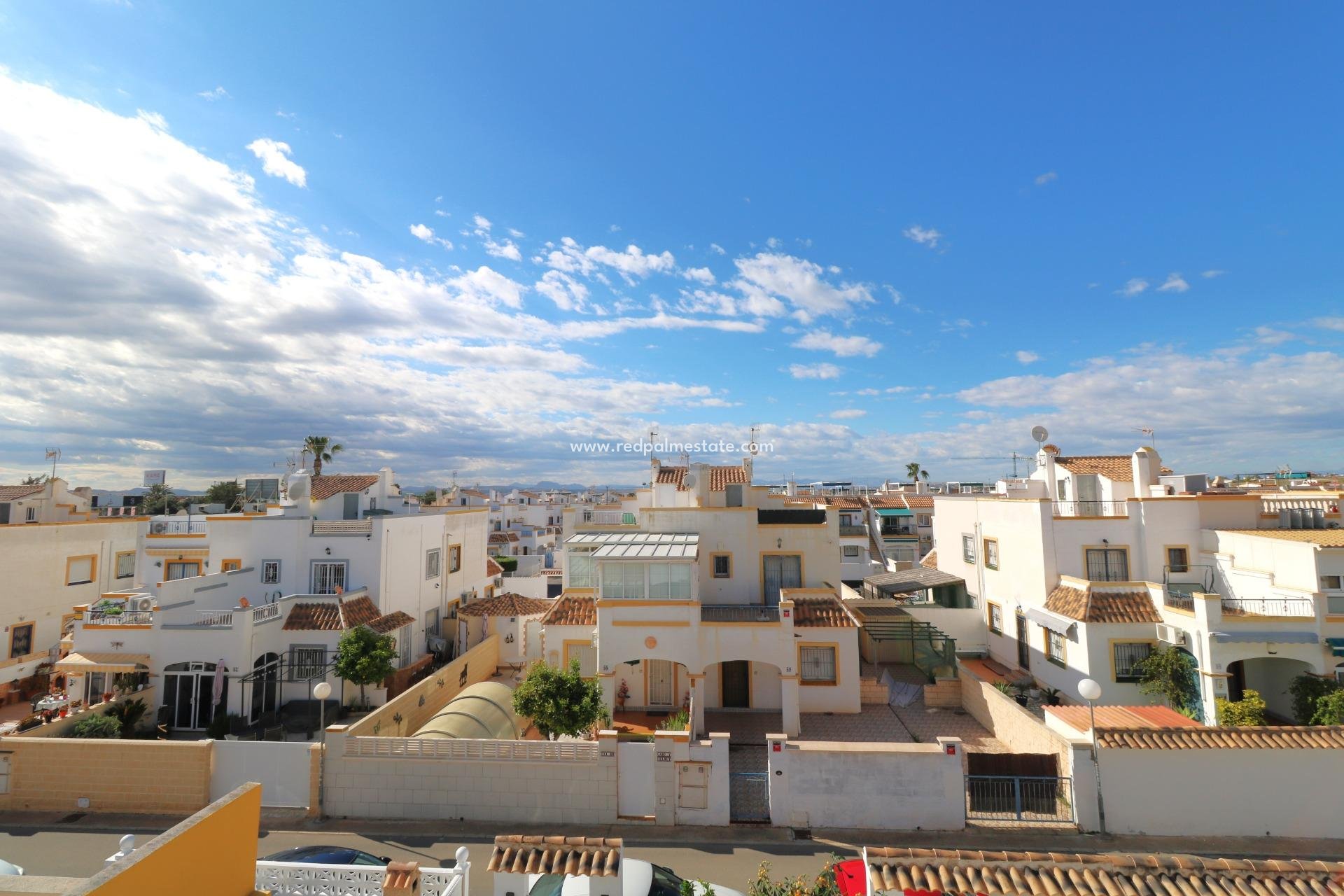 Återförsäljning - Fyrfamiljshus -
Torrevieja - La Siesta - El Salado -  Torreta