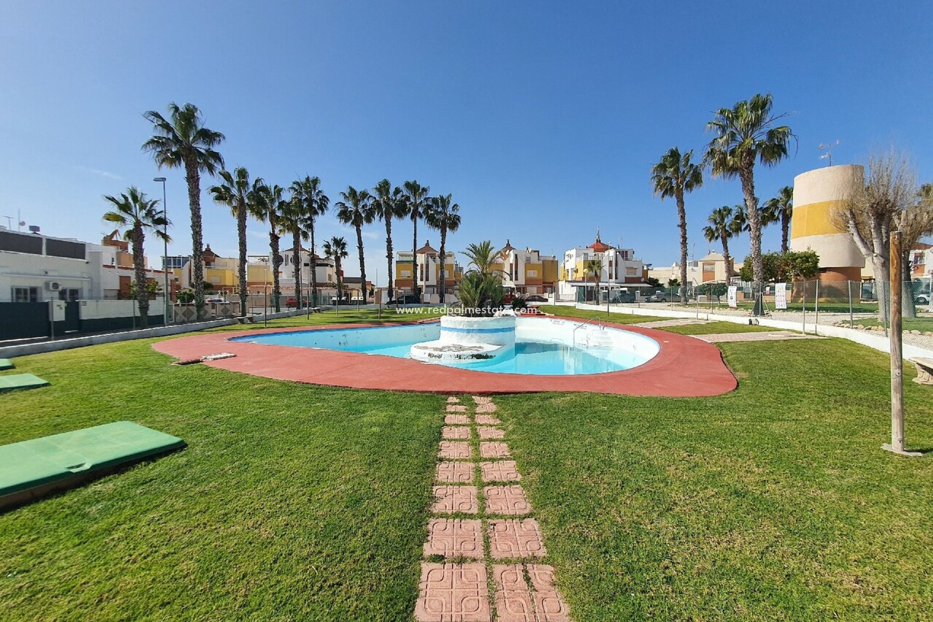 Återförsäljning - Fyrfamiljshus -
Torrevieja - Los Altos