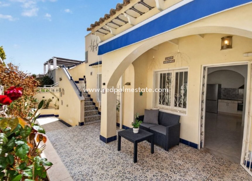 Återförsäljning - Fyrfamiljshus -
Torrevieja - Los altos