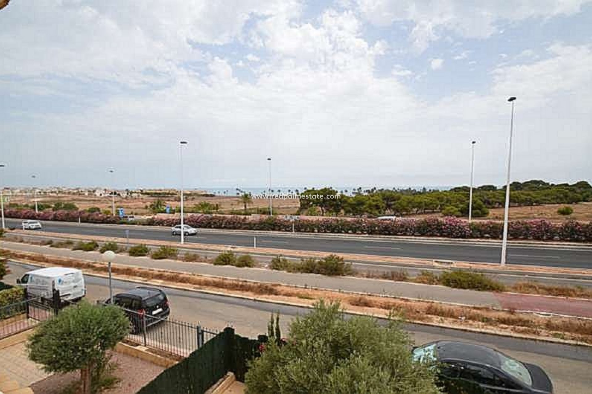 Återförsäljning - Fyrfamiljshus -
Torrevieja