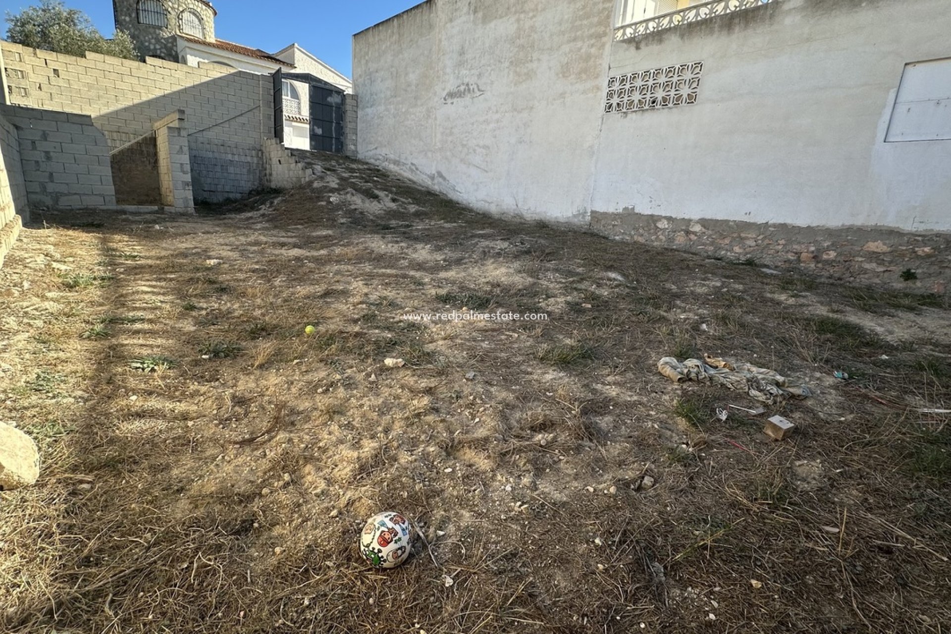 Återförsäljning - Komplott -
Benijofar - Costa Blanca