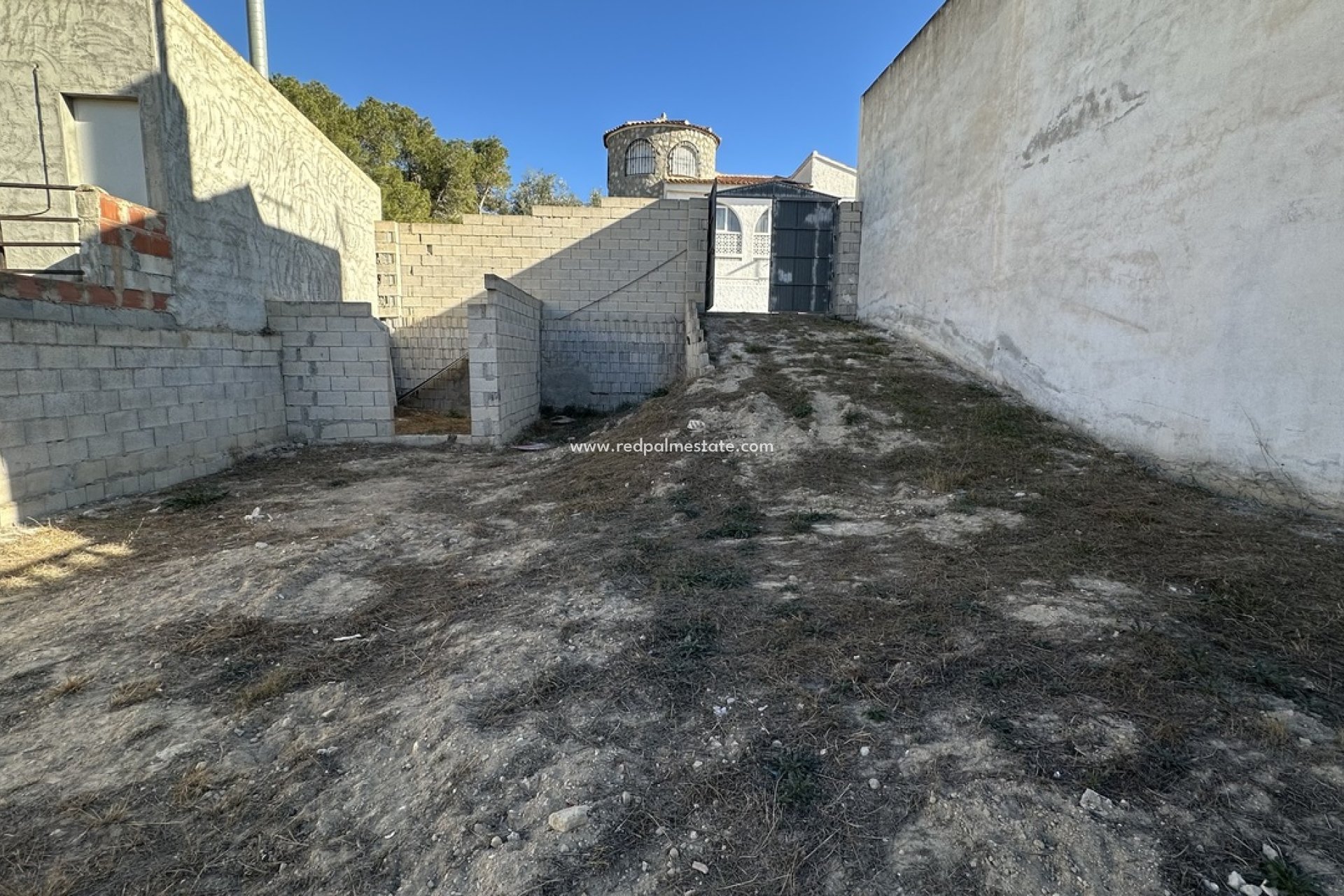 Återförsäljning - Komplott -
Benijofar - Costa Blanca