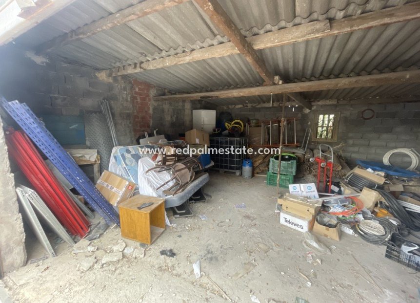 Återförsäljning - Komplott -
Dolores - Costa Blanca