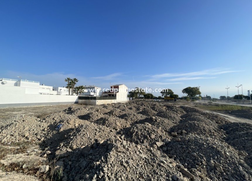 Återförsäljning - Komplott -
Dolores - Costa Blanca