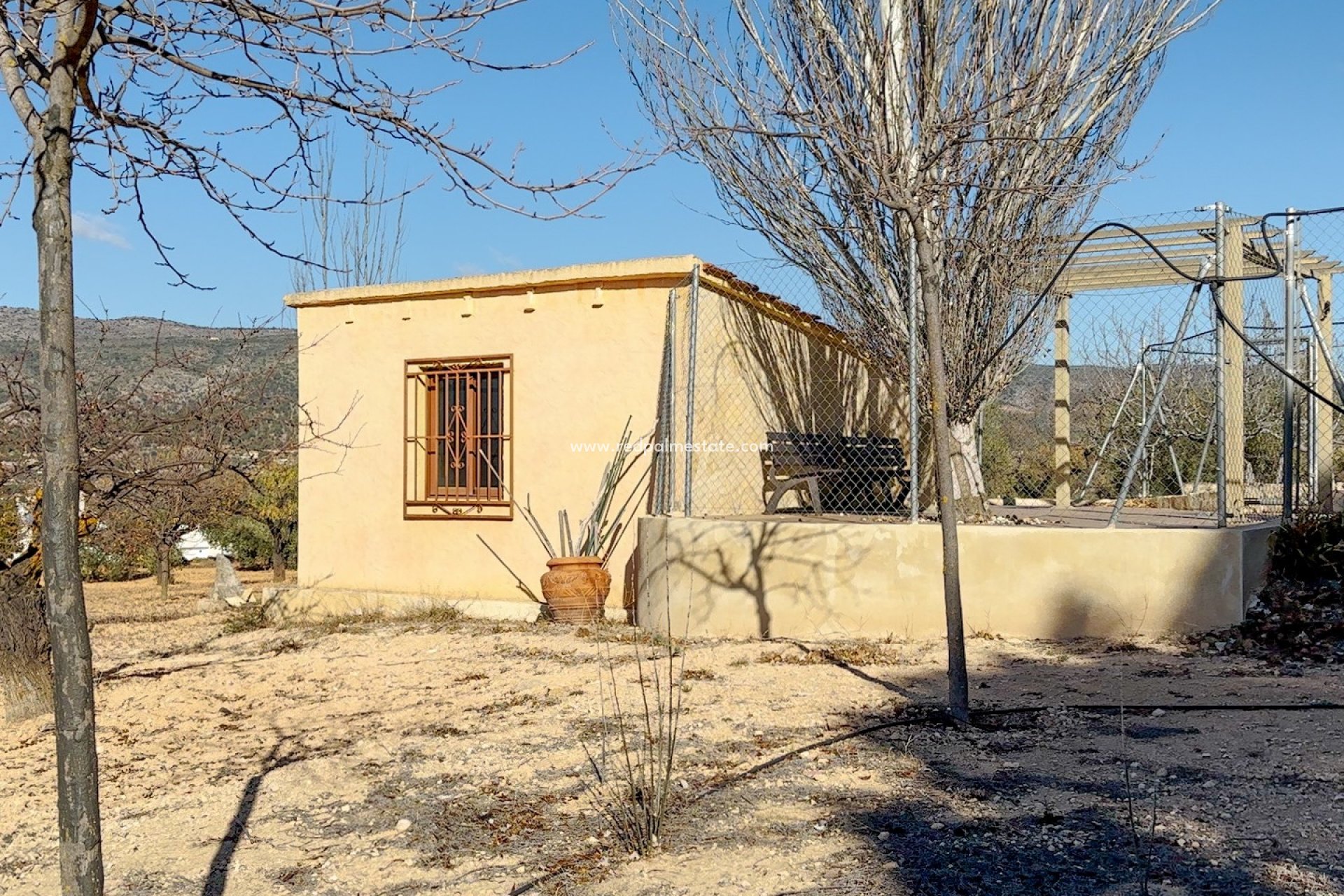 Återförsäljning - Komplott -
Ibi - Costa Blanca