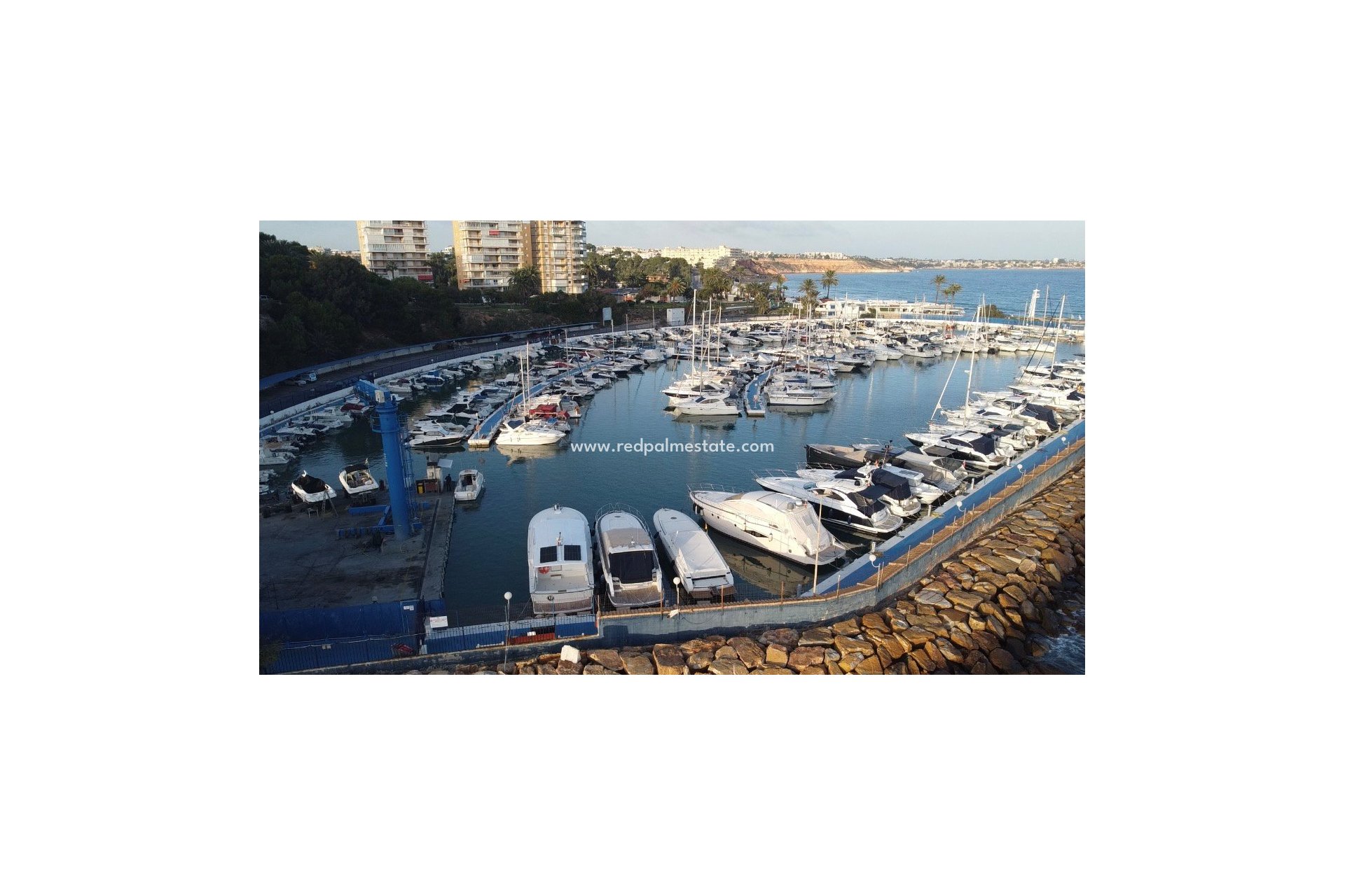 Återförsäljning - Komplott -
Orihuela Costa - Inland