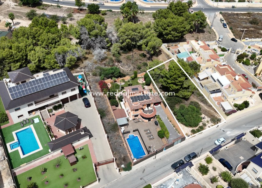 Återförsäljning - Komplott -
Orihuela Costa - Villamartín
