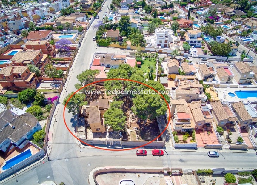 Återförsäljning - Komplott -
Torrevieja - Los balcones