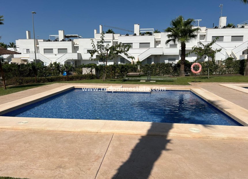 Återförsäljning - Lägenhet / lägenhet -
Orihuela Costa - Entre Naranjos Vistabella Golf