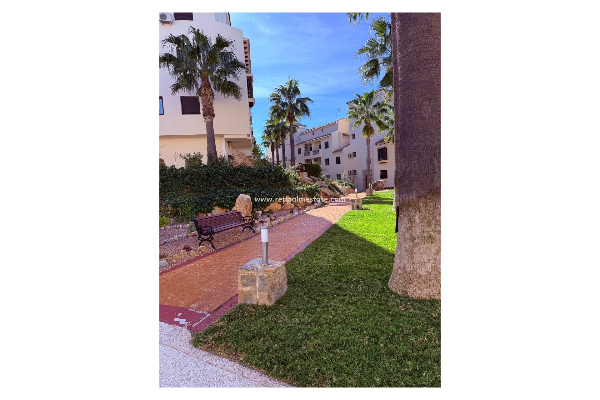 Återförsäljning - Lägenhet -
Orihuela Costa - Inland