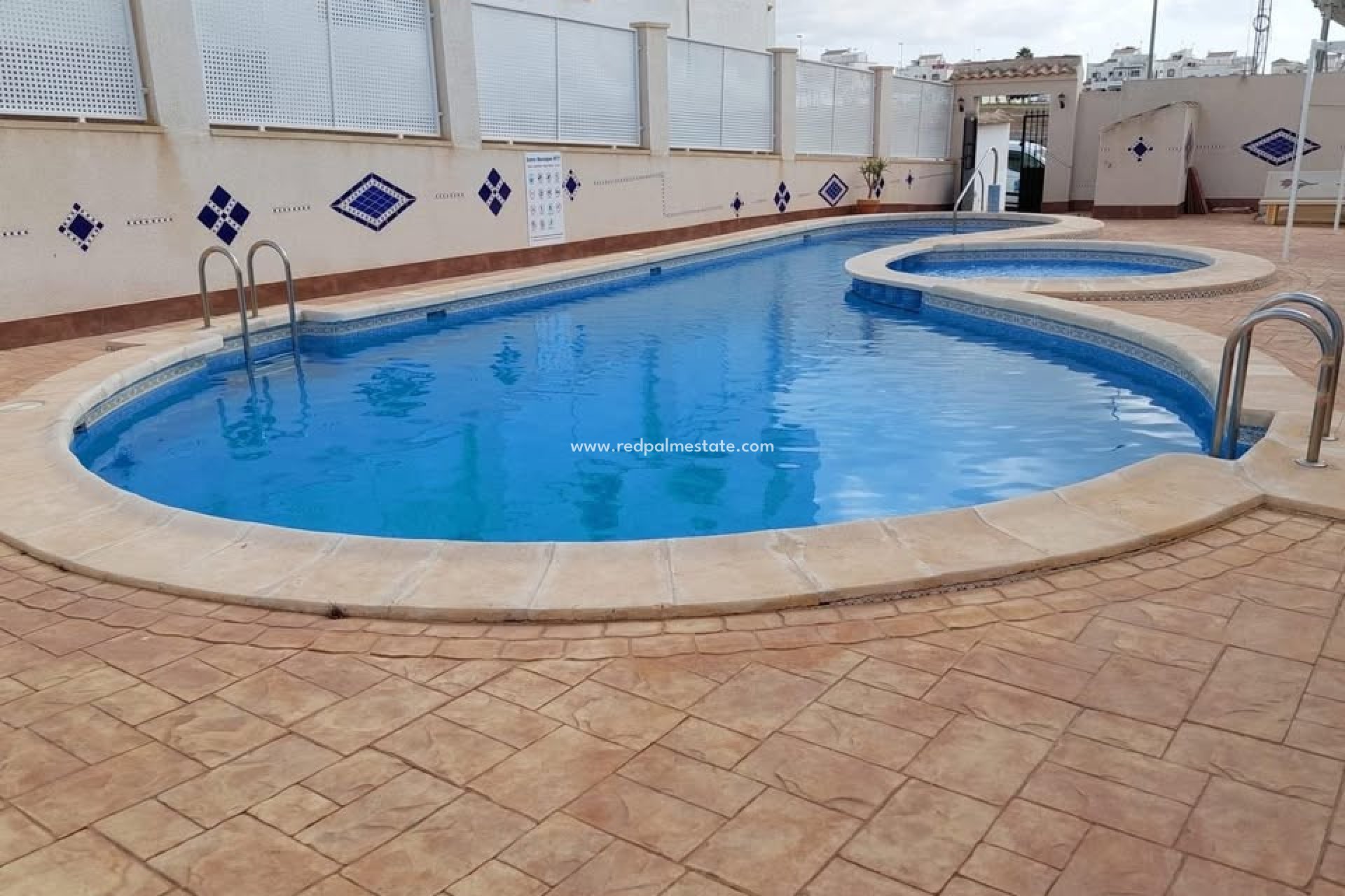 Återförsäljning - Lägenhet -
Orihuela Costa - Inland