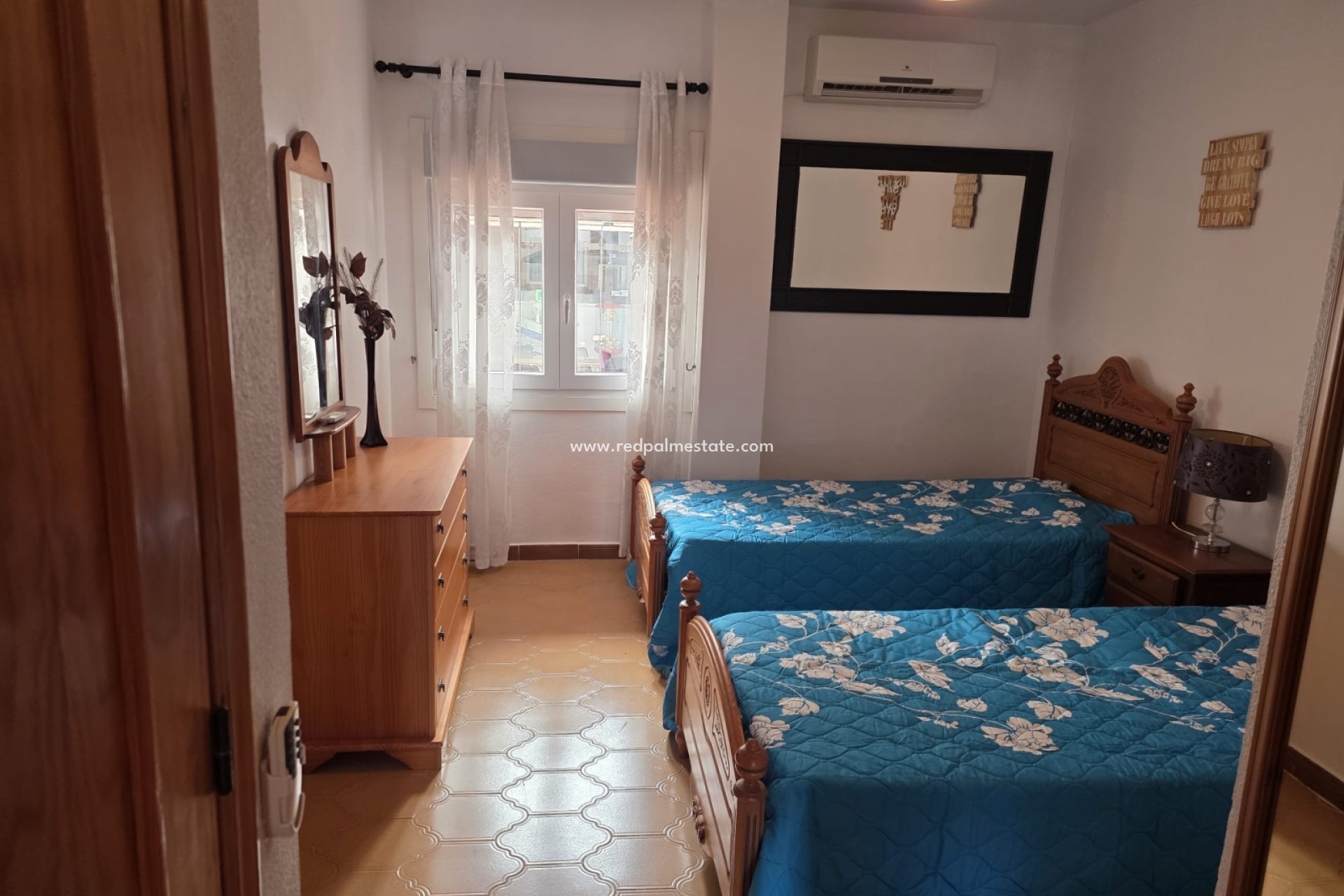 Återförsäljning - Lägenhet -
Orihuela Costa - Villamartín
