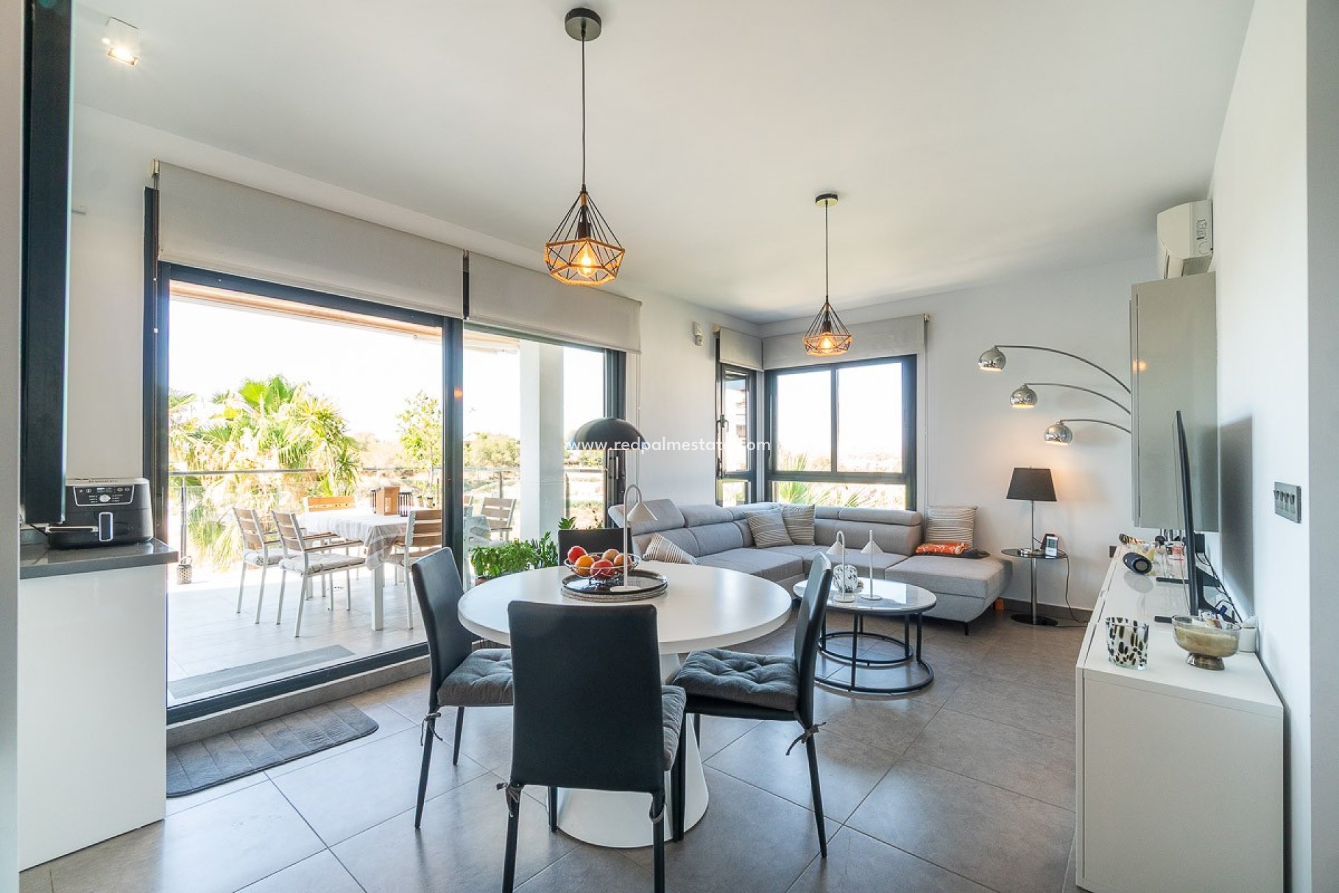 Återförsäljning - Lägenhet -
Orihuela Costa - Villamartín